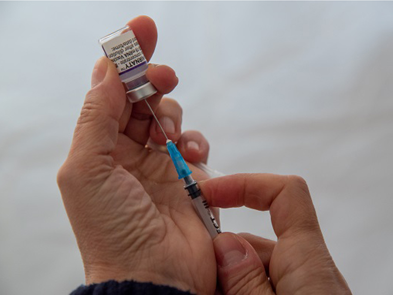 Membros de mesas de voto recebem vacina de reforço no fim de semana